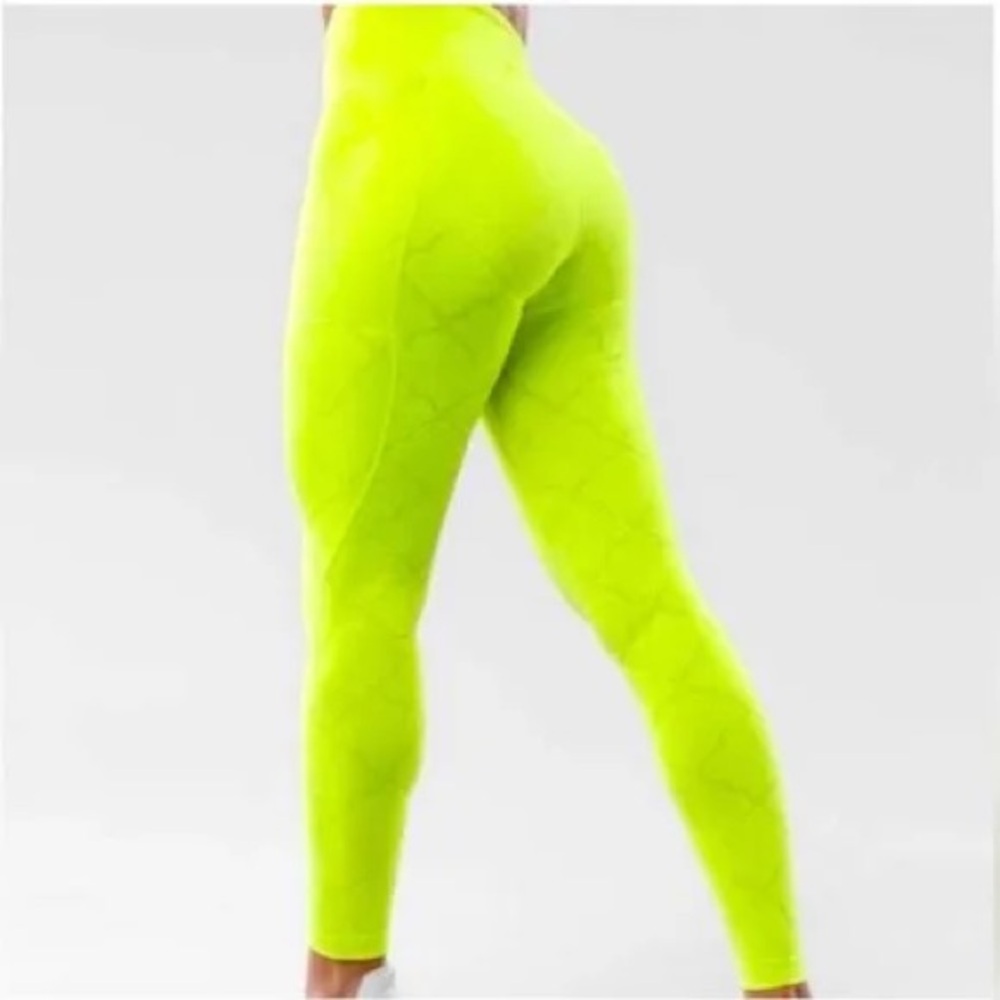 SheFit Leggings - Size XL / 1Luxe